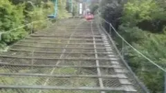 alt="リフトに乗って羅漢寺へ"