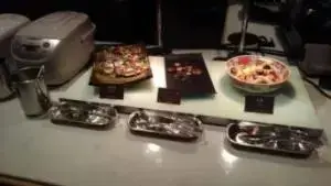 alt="朝食ブュッフェの大分産の椎茸バター焼き"