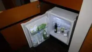 alt="オアシスタワーの冷蔵庫"