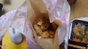 alt="しょうゆベースでジューシーなアッサリ味のからあげ"