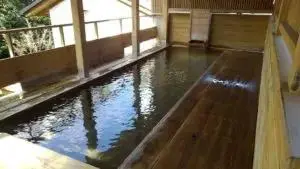 alt="趣のある鬼石の湯の展望風呂"