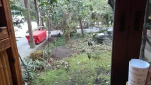 alt="甘味茶屋の庭"