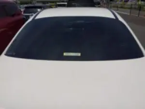 alt="ベンツのリアガラス"