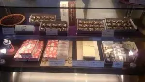 alt="「今泉堂」の揚げまんじゅう"