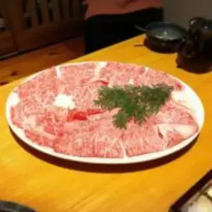 alt="由布の彩YADOYAおおはしのＡ5ランクの黒毛和牛"