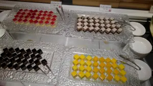 alt="大江戸温泉物語 別府清風 夕食バイキングのプチデザートコーナー"