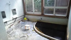 alt="趣のある山田別荘の内湯"