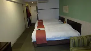 alt="ホテルエールのツインルーム”