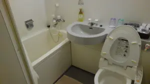 alt="ホテルエールのユニットバス”