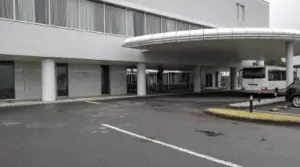 alt="グランドメルキュール別府湾リゾート&スパの玄関”