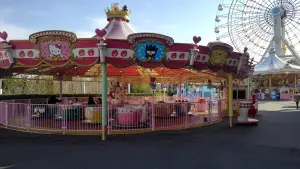 alt="ハーモニーランドのストロベリーカフェ”