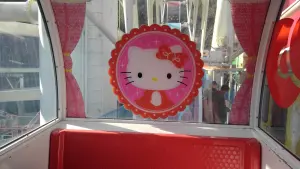 alt="ハーモニーランドのキティちゃんゴンドラ”