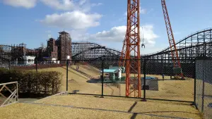 alt="城島高原パークのバードマン”