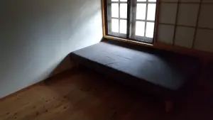 alt="トライアル温泉郷の「とび」の洋室”