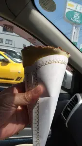 alt="「ル・ボヌール」のティラミスクレープ全体像