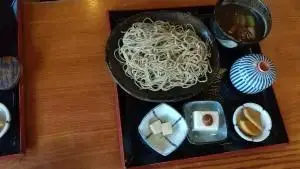 alt="吾亦紅のあか牛南蛮そば”