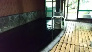 alt="せせらぎの湯の大浴場”