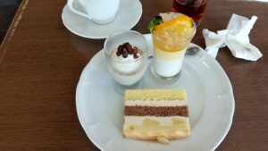 alt="シェ・タニ瀬の本高原店のケーキバイキング"