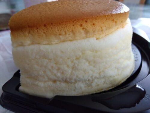 alt="神戸スイーツのふわふわスフレチーズケーキ"