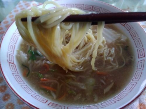 野菜がいっぱい入っている「マルハニチロ横浜あんかけラーメン」