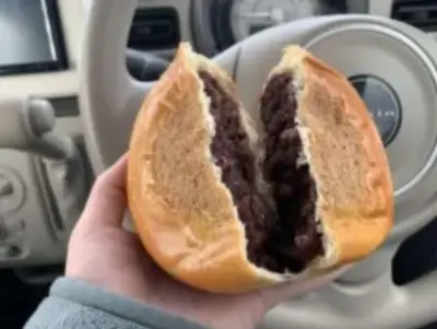 餡子を心ゆくまで堪能できる餡子好きのための「しあわせあんぱん」