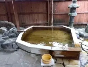 alt="星空を独り占めできる「檜葉木の湯」"