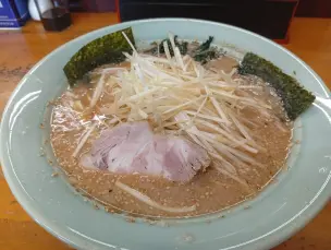 alt="ラーメンショップ山香店のネギ味噌ラーメン(中)”