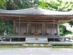 alt="日本の歴史と文化を深く感じられる国宝富貴寺"