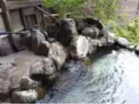 alt="一番人気の露天風呂「つるみ」"