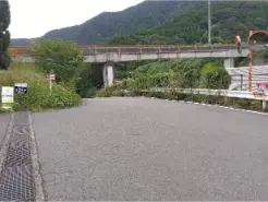 alt="夢幻の里への三叉路"